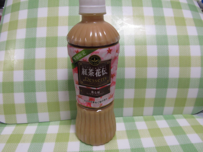 紅茶花伝 薫る桜ロイヤルミルクティー 紅茶花伝 薫る桜ロイヤルミルクティー